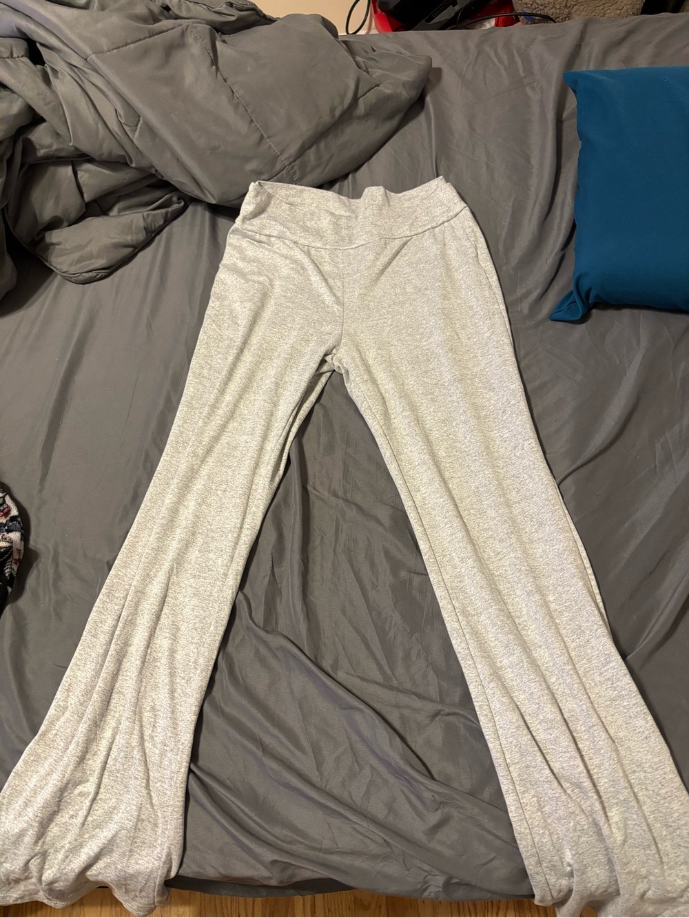 SHEIN Heather Gray Flare Leggings Yoga Pants Women’s Large